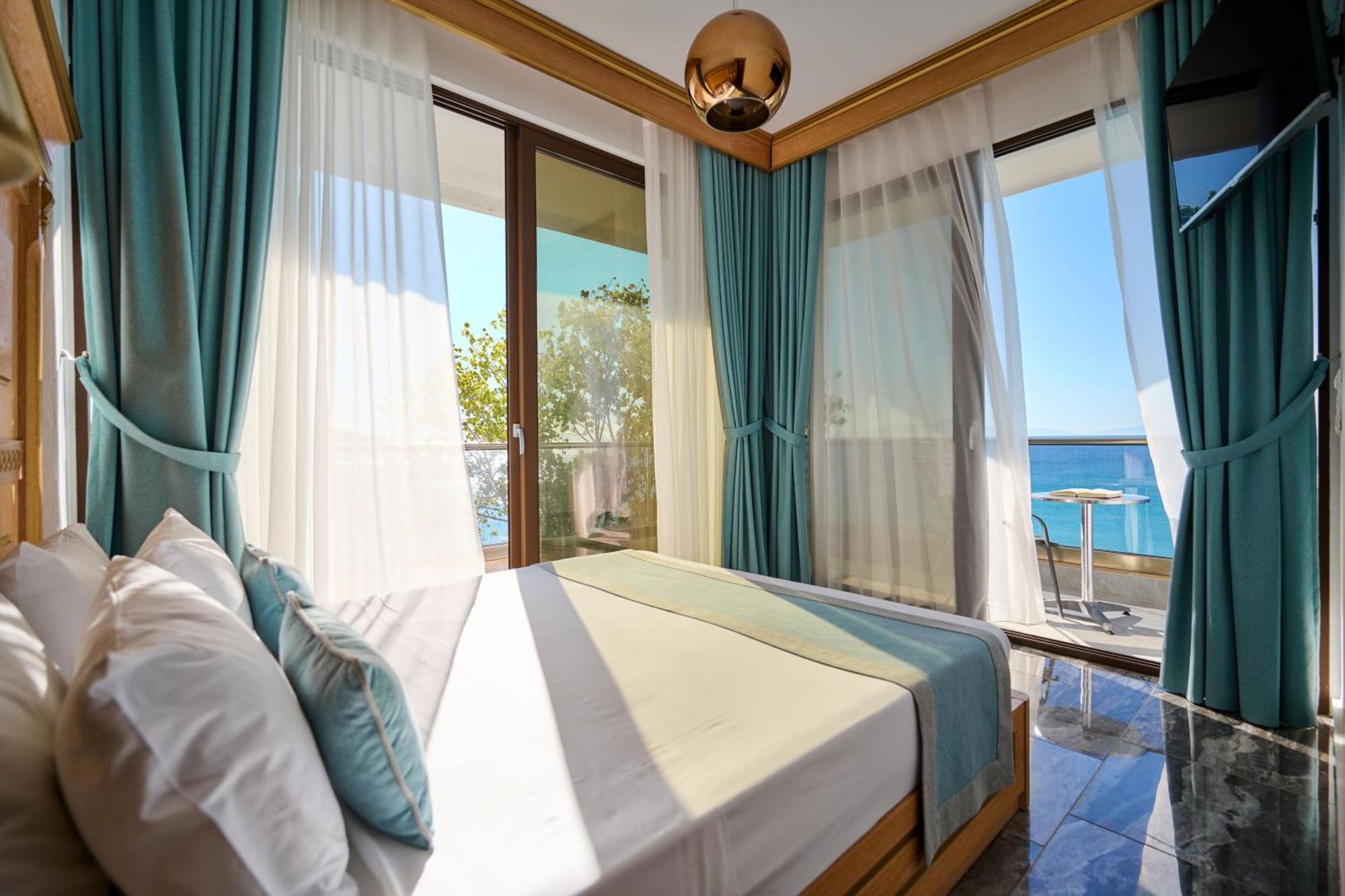 Evlogia Hotel Seafront And Anex By Greek Pride Fúrka Kültér fotó